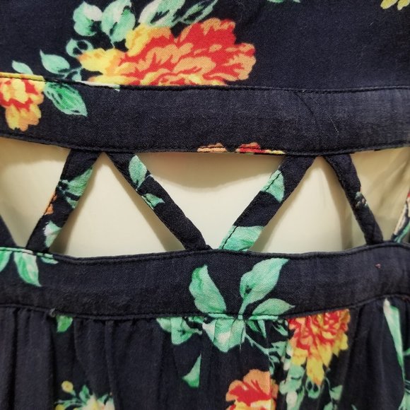Nollie top Medium floral print cutout caged ladder inset flirty PacSun summer - Picture 5 of 10